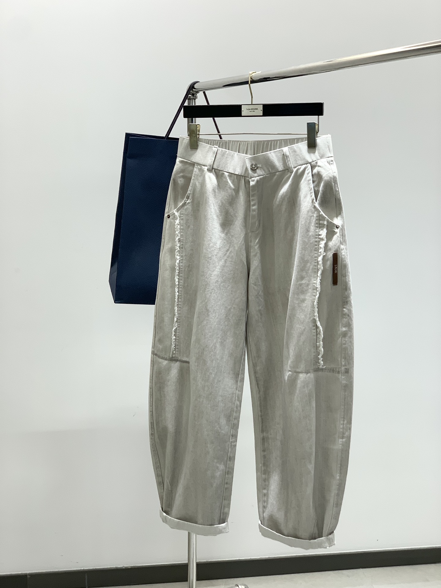 ，Dior 迪奥，2025秋季新品，官网专柜同步有售，原单狠货，时尚休闲水洗牛仔裤，超级有范儿的一款牛仔