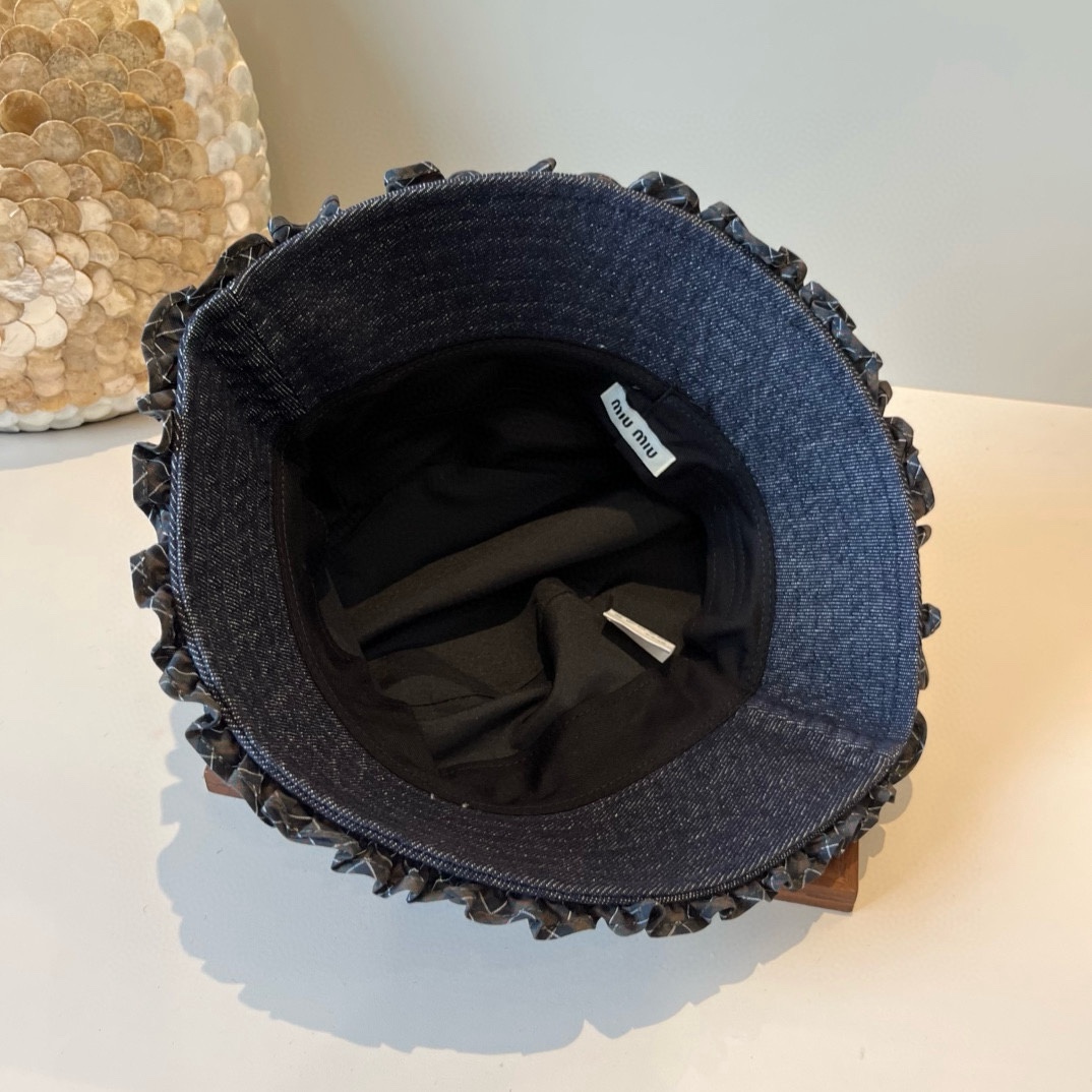 🆕

miumiu缪缪新款牛仔渔夫帽，头围57cm