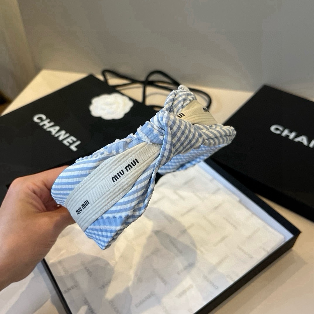 🆕

miumiu缪缪新款发箍