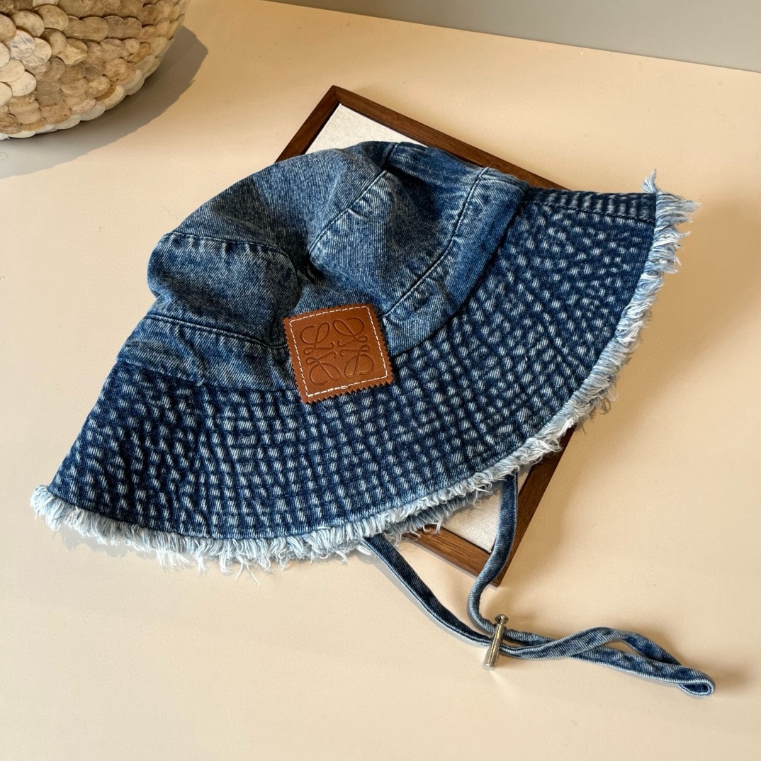 🆕

罗意威新款渔夫帽, 头围57cm