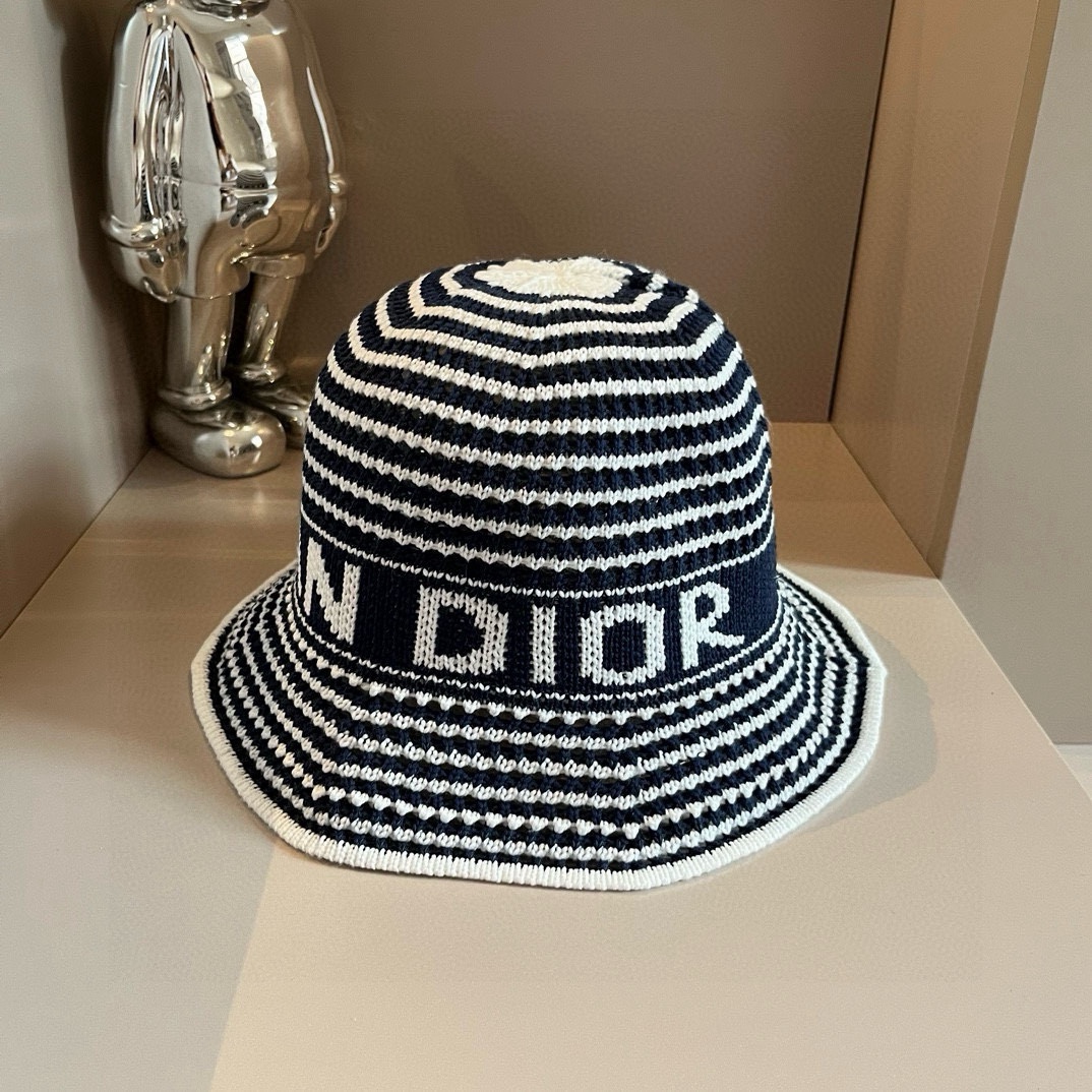 🆕
Dior迪奥新款针织渔夫帽，手抓针织帽