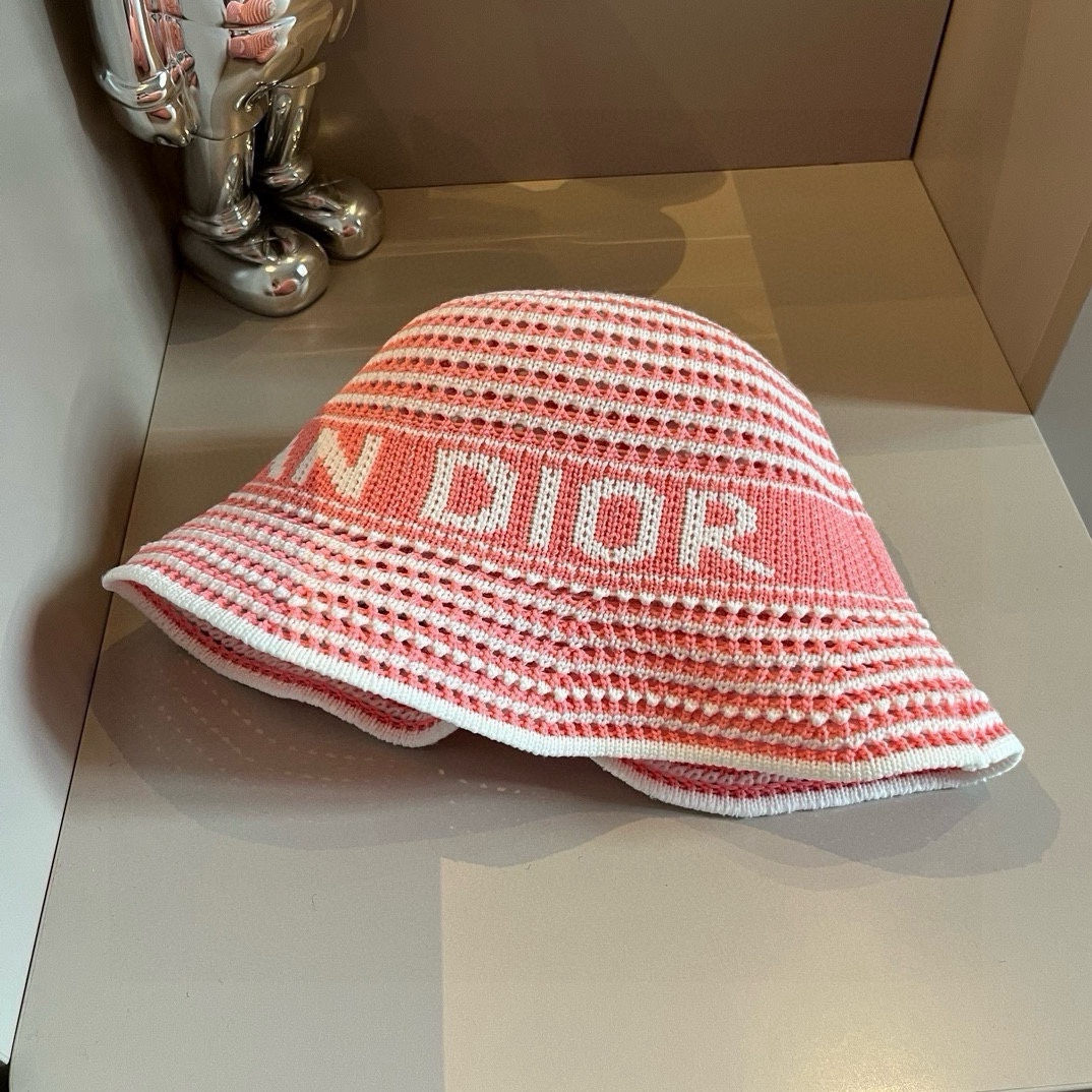 🆕
Dior迪奥新款针织渔夫帽，手抓针织帽