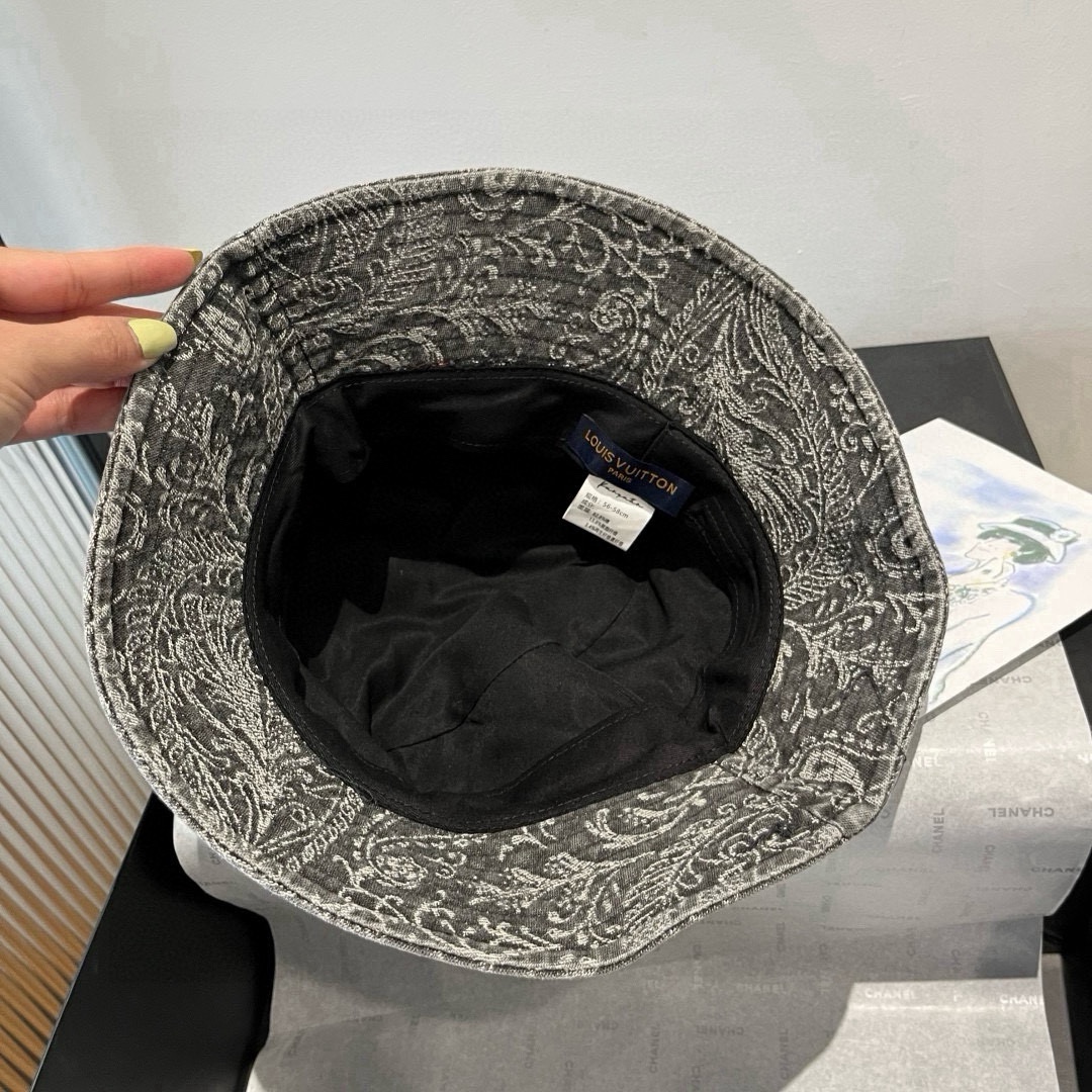 🆕

Lv新款渔夫帽，头围57cm