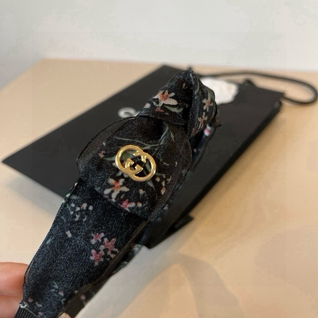 🆕

Gucci古奇 2025新款碎花头箍，蝴蝶结🎀发箍