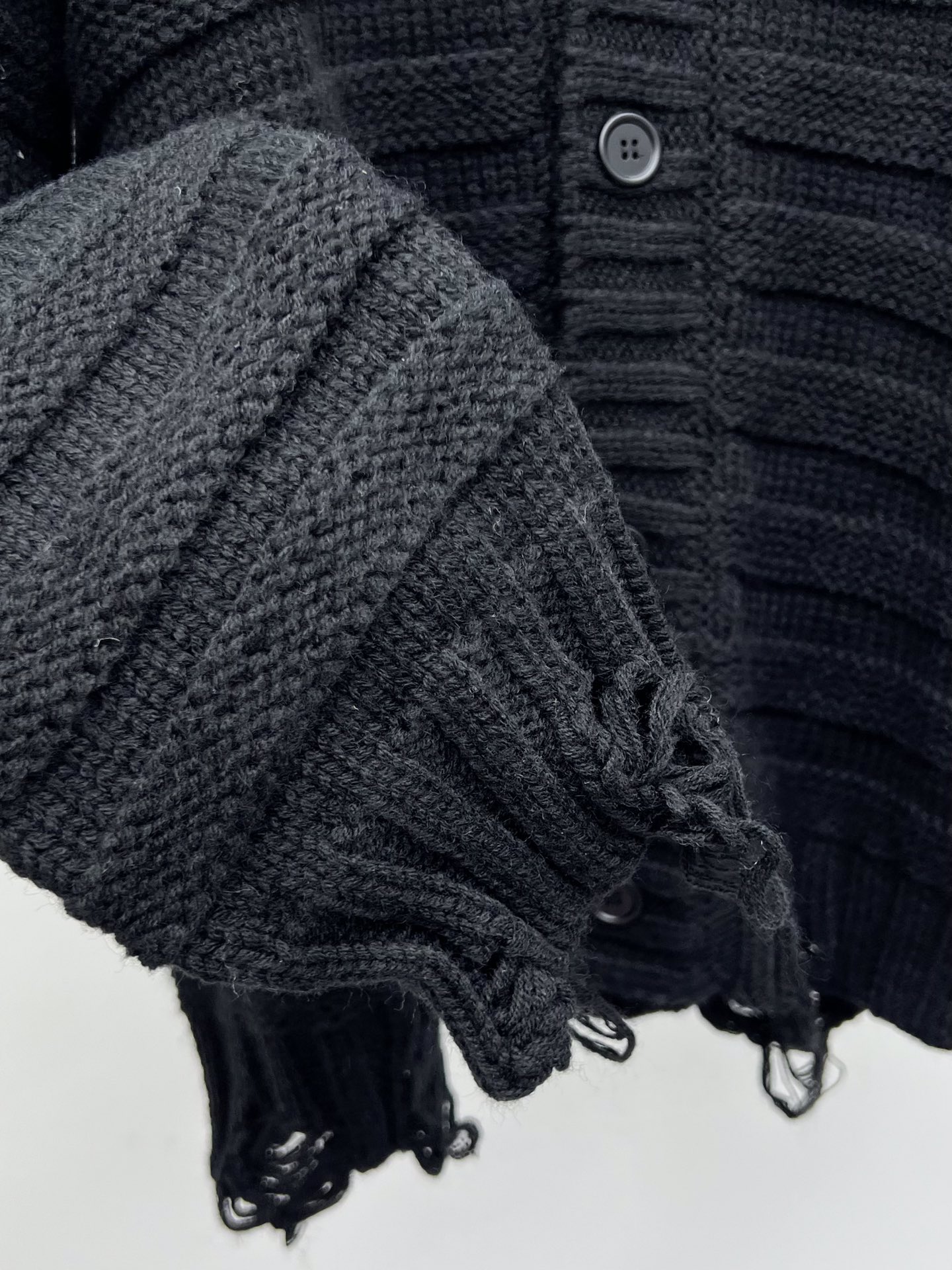 Maison margiel*破洞毛衣开衫秋冬新款条纹黑色开衫选用羊毛混纺面料材质经典v领宽松大版型剪裁