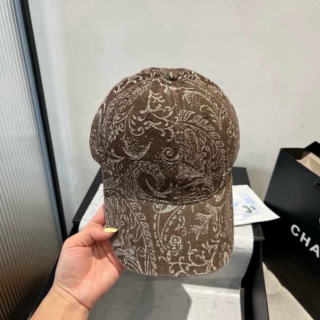 🆕

Lv新款鸭舌帽，头围57cm