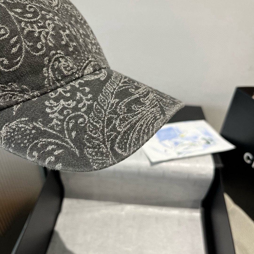 🆕

Lv新款鸭舌帽，头围57cm