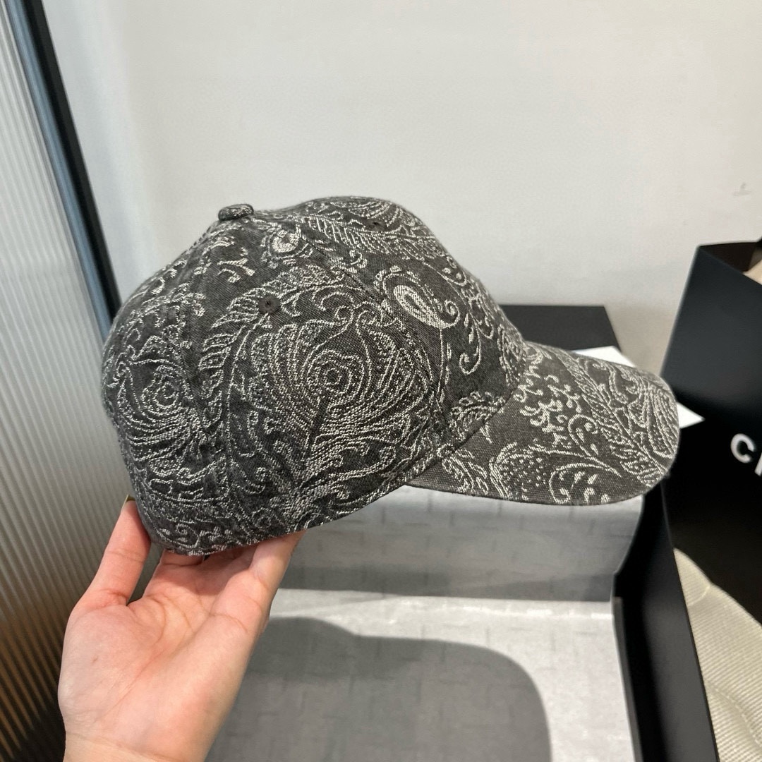 🆕

Lv新款鸭舌帽，头围57cm