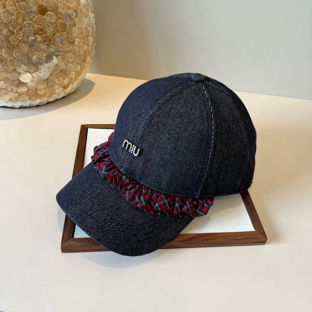 🆕

miumiu缪缪新款复古风鸭舌帽，高端大气，头围57cm