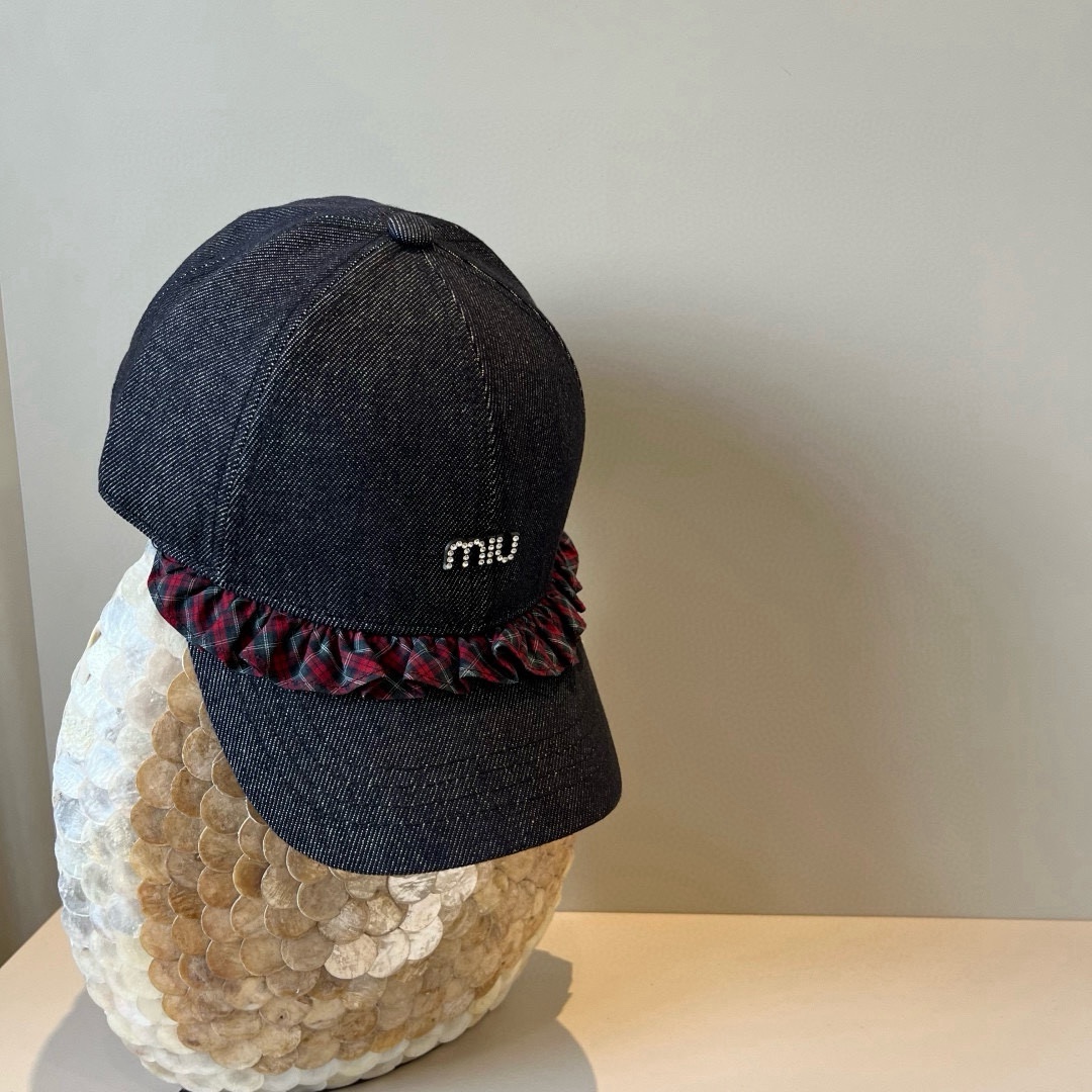 🆕

miumiu缪缪新款复古风鸭舌帽，高端大气，头围57cm