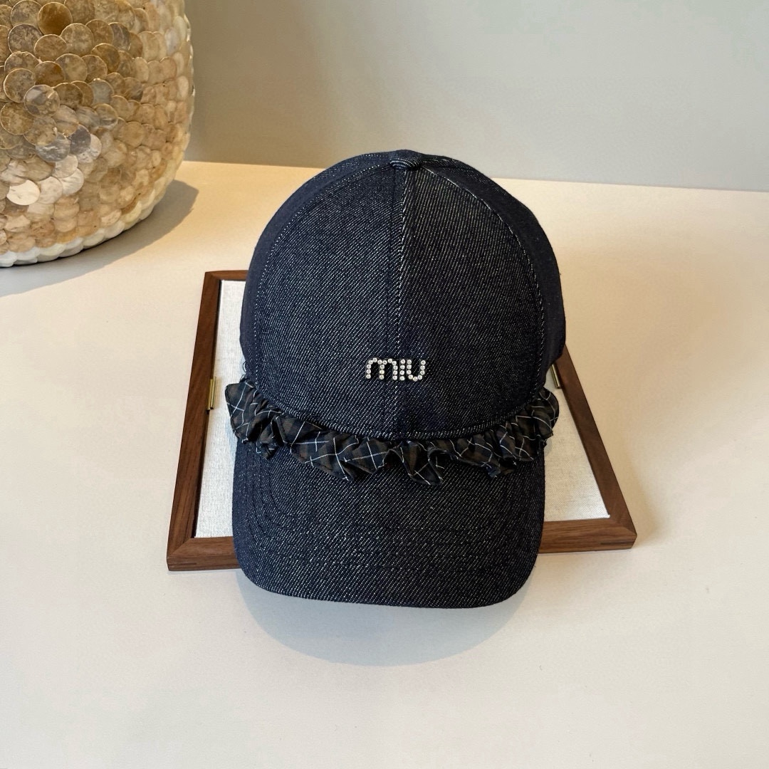 🆕

miumiu缪缪新款复古风鸭舌帽，高端大气，头围57cm