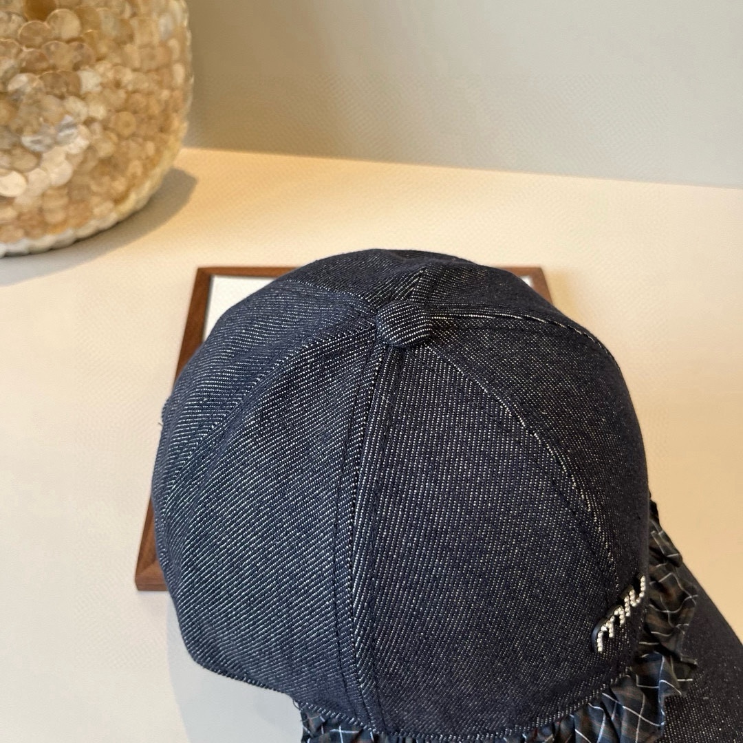 🆕

miumiu缪缪新款复古风鸭舌帽，高端大气，头围57cm