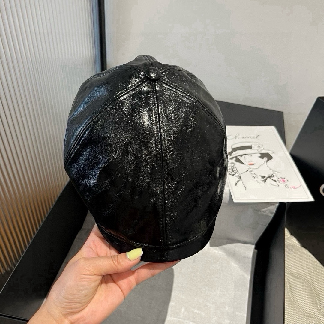 🆕

普拉达新款前进帽，高端定，头围57cm