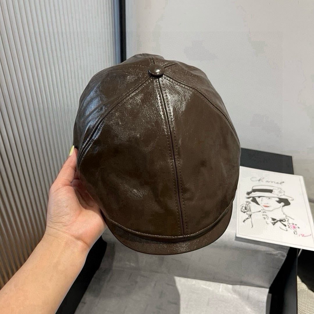 🆕

普拉达新款前进帽，高端定，头围57cm