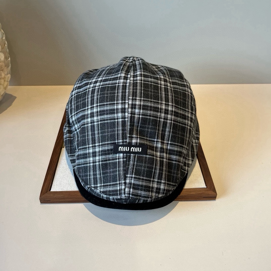 🆕

miumiu缪缪鸭舌前进帽，头围58cm