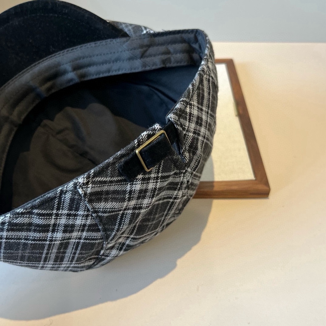 🆕

miumiu缪缪鸭舌前进帽，头围58cm