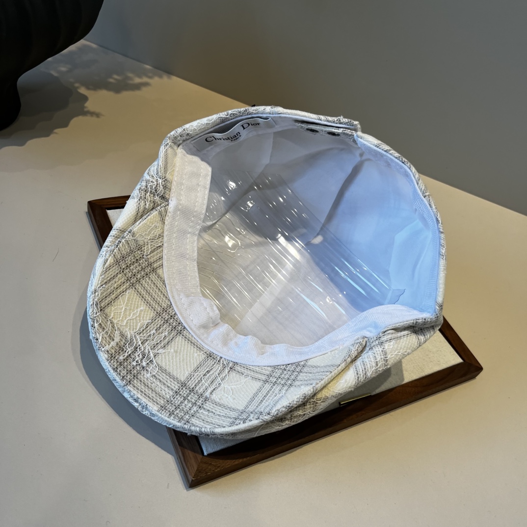 🆕

Dior迪奥新款鸭舌前进帽，头围58cm