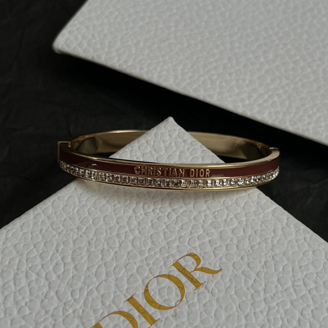 【】👑Dior 迪奥 中古 手镯 专柜一致上新 精选原版一致 黄铜材质 甜美气质高雅。