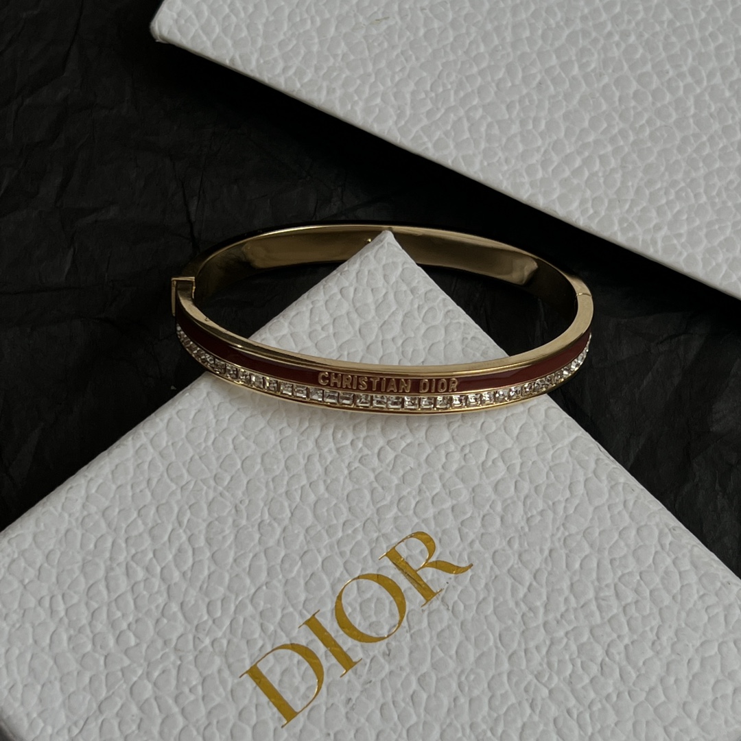 【】👑Dior 迪奥 中古 手镯 专柜一致上新 精选原版一致 黄铜材质 甜美气质高雅。