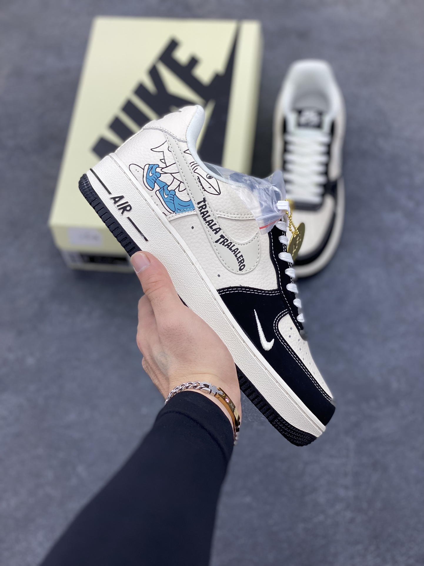 Nike Air Force 1 \'07 Low “海外山海经” 空军一号 低帮 运动鞋 休闲鞋 折边针车 工艺难度大 原楦头原纸板 原装鞋盒 定制五金配件 内置全掌气垫 原厂鞋底 货号：DD1982-316 尺码：36 36.5 37.5 38 38.5 39 40 40.5 41 42 42.5 43 44 44.5 45-选品中心