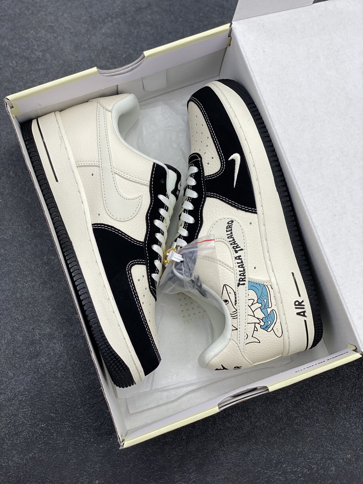 图片[9]-Nike Air Force 1 \’07 Low “海外山海经” 空军一号 低帮 运动鞋 休闲鞋 折边针车 工艺难度大 原楦头原纸板 原装鞋盒 定制五金配件 内置全掌气垫 原厂鞋底 货号：DD1982-316 尺码：36 36.5 37.5 38 38.5 39 40 40.5 41 42 42.5 43 44 44.5 45-选品中心