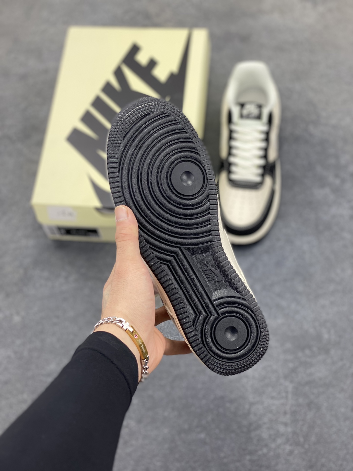 图片[5]-Nike Air Force 1 \’07 Low “海外山海经” 空军一号 低帮 运动鞋 休闲鞋 折边针车 工艺难度大 原楦头原纸板 原装鞋盒 定制五金配件 内置全掌气垫 原厂鞋底 货号：DD1982-316 尺码：36 36.5 37.5 38 38.5 39 40 40.5 41 42 42.5 43 44 44.5 45-选品中心