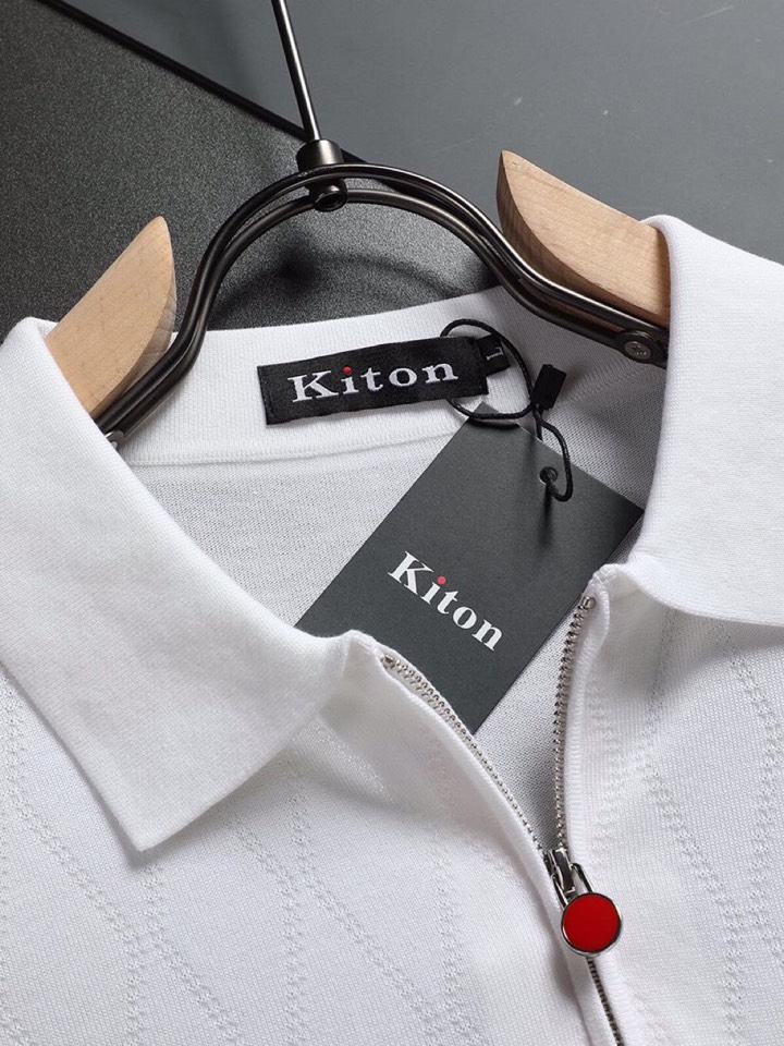  新品！高端系列。。Kiton奇顿 夏季新款。该产品选用进口伊力特含桑蚕丝，以特殊的格纹纺织工艺面料为主