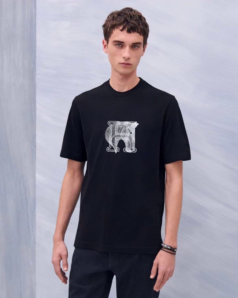  HERMES 爱马仕官网同款短袖圆领T恤，大刺绣牙刷绣60支丝光双面短袖T恤 3色推荐\n码数：M-3