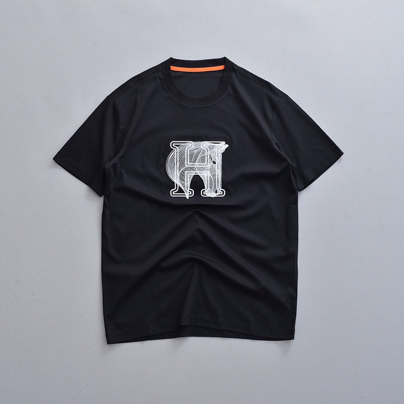  HERMES 爱马仕官网同款短袖圆领T恤，大刺绣牙刷绣60支丝光双面短袖T恤 3色推荐\n码数：M-3