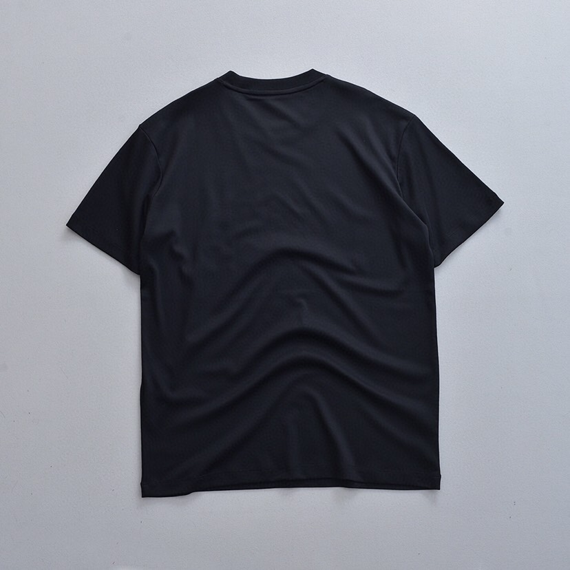  HERMES 爱马仕 官网同款自主品牌60支水柔棉短袖圆领T恤，\n码数：M-3XL \n（下单请报身