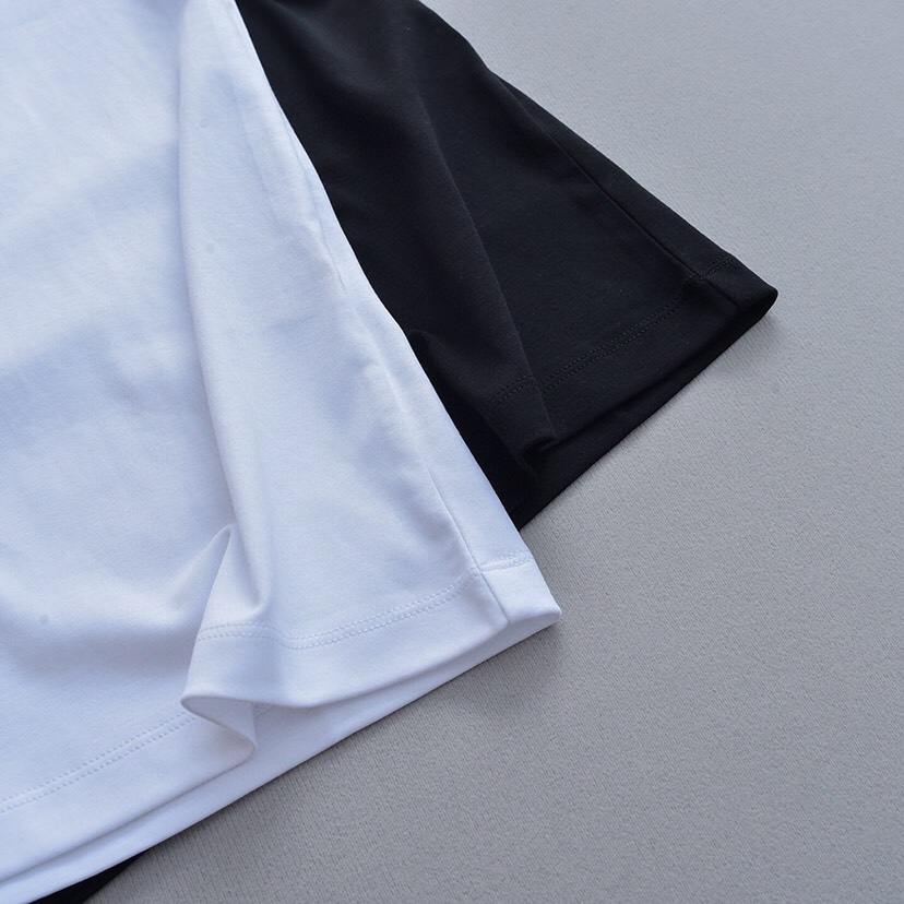  HERMES 爱马仕 官网同款自主品牌60支水柔棉短袖圆领T恤，\n码数：M-3XL \n（下单请报身