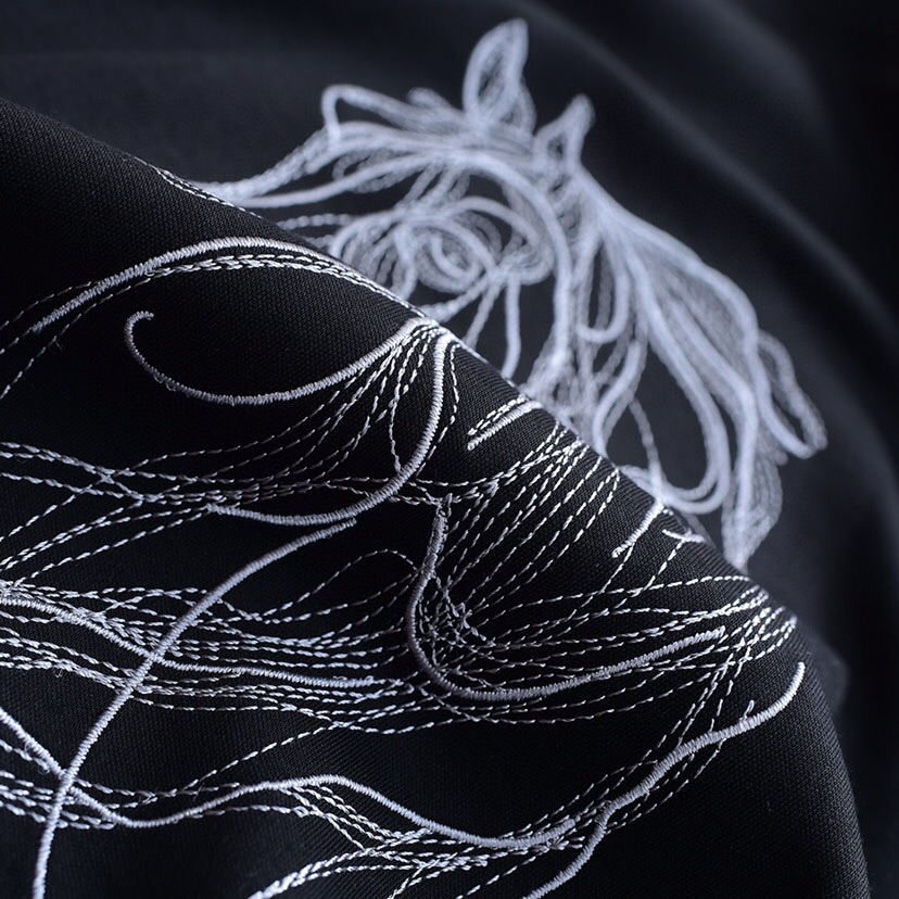  HERMES 爱马仕 官网同款自主品牌60支水柔棉短袖圆领T恤，\n码数：M-3XL \n（下单请报身