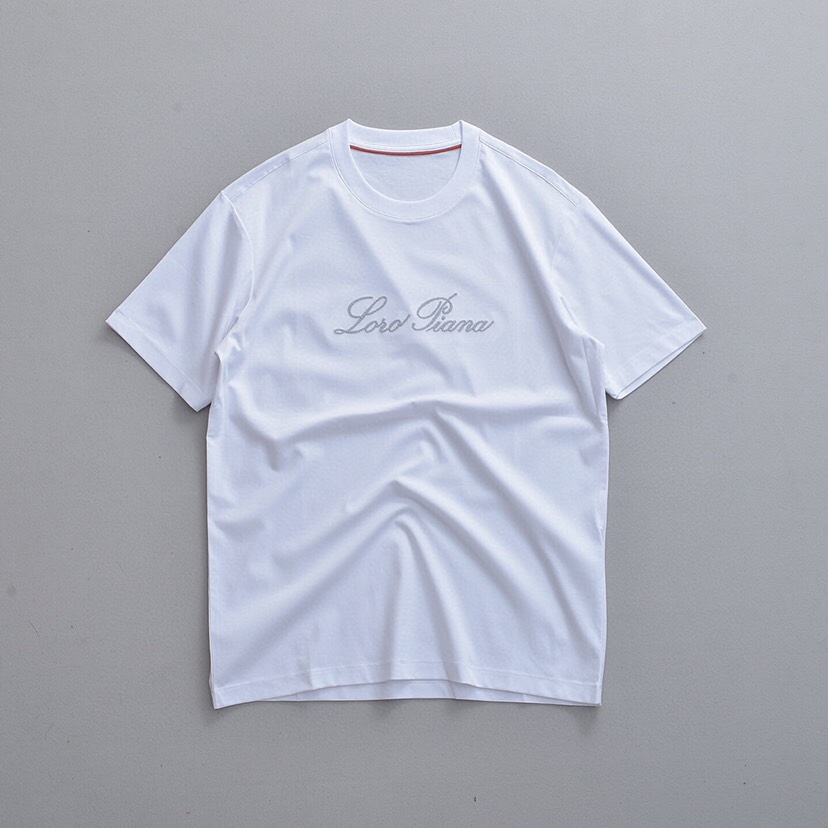  Loro Piana 诺悠翩雅lP🆕 官方同步乱针绣短袖圆领T恤，60支丝光液氨丝光双面短袖圆领T恤\