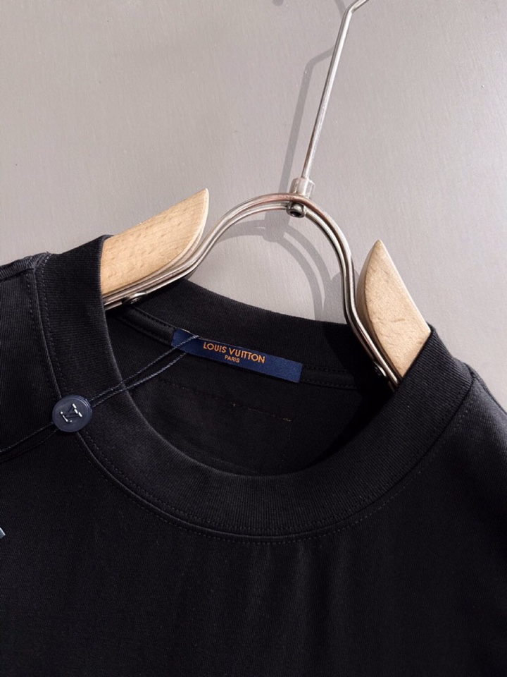  Louis Vuitton 路易威登 LV 驴牌25ss新款短袖圆领T恤，男女同款情侣款，定制260克