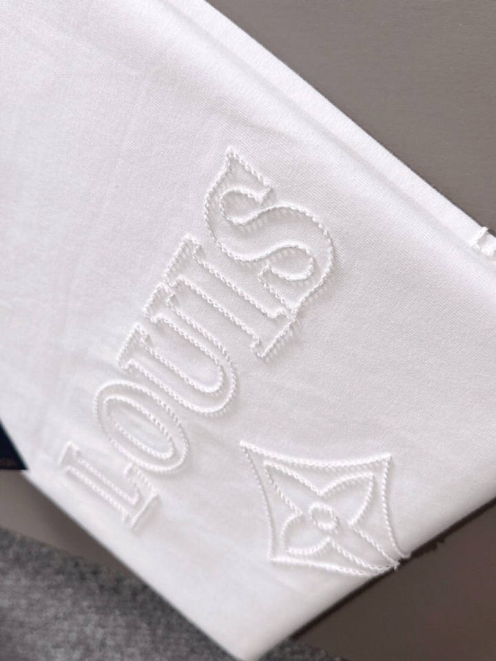  Louis Vuitton 路易威登 LV 驴牌 25ss新款短袖圆领T恤，男女同款情侣款，定制260