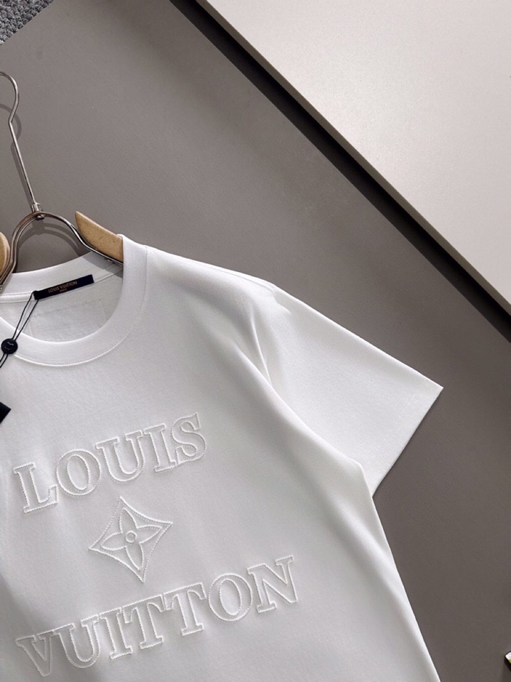  Louis Vuitton 路易威登 LV 驴牌 25ss新款短袖圆领T恤，男女同款情侣款，定制260