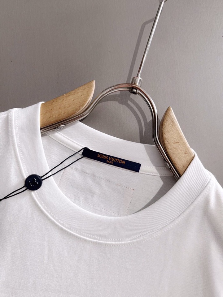  Louis Vuitton 路易威登 LV 驴牌 25ss新款短袖圆领T恤，男女同款情侣款，定制260