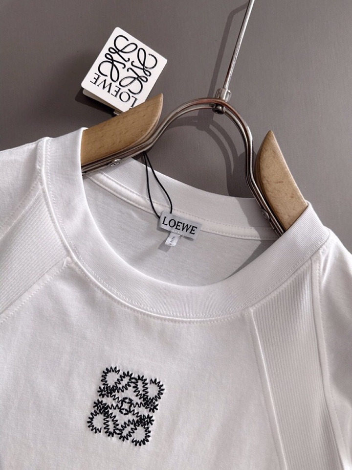  LOEWE 罗意威25ss新款短袖圆领T恤，男女同款情侣款，定制260克100％双纱纯棉面料·定染32