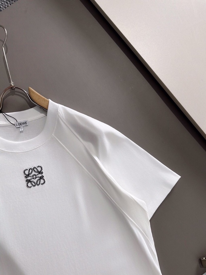  LOEWE 罗意威25ss新款短袖圆领T恤，男女同款情侣款，定制260克100％双纱纯棉面料·定染32