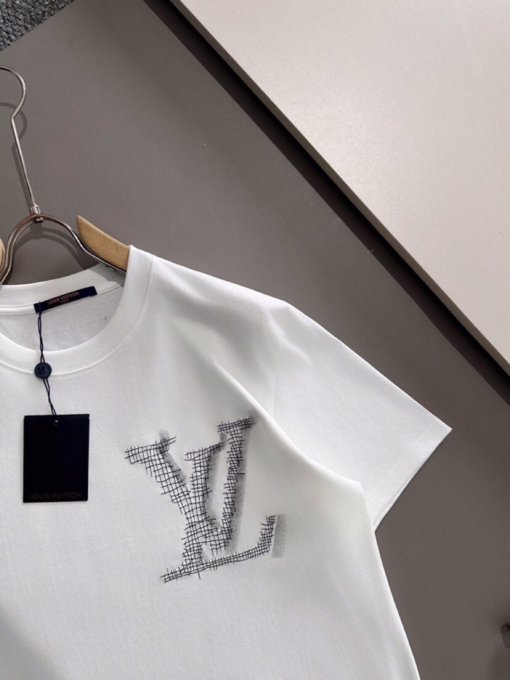  Louis Vuitton 路易威登 LV 驴牌25ss新款短袖圆领T恤，男女同款情侣款，定制260克