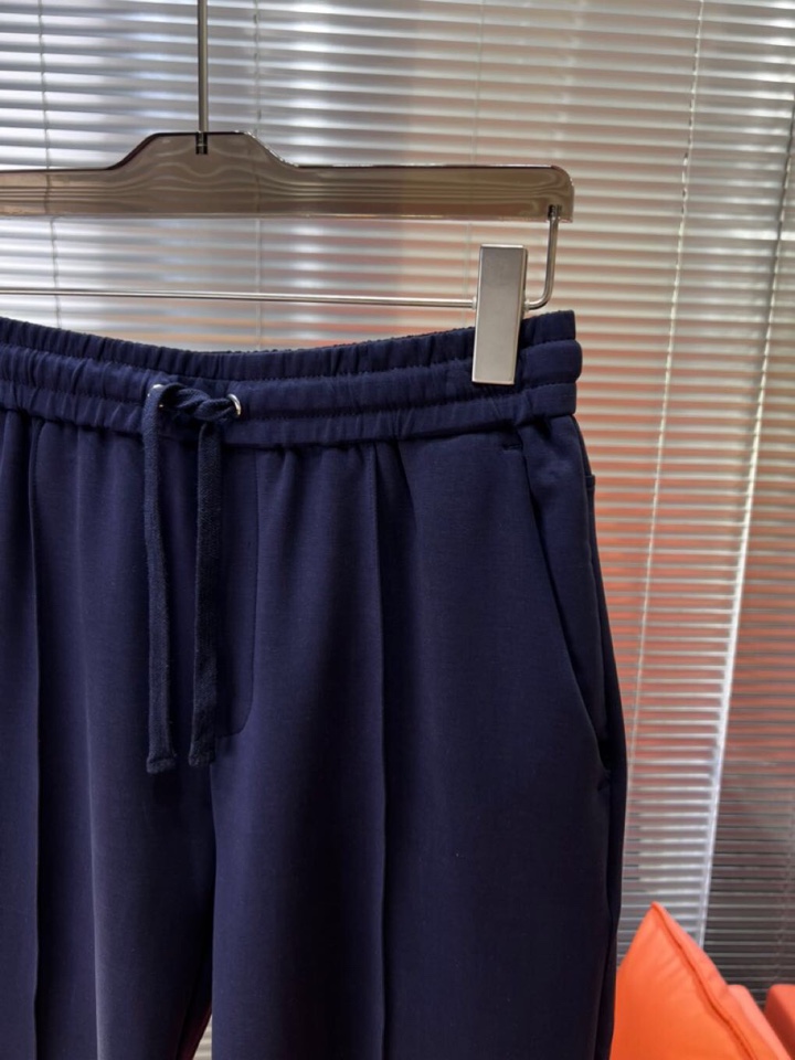  Loro Piana 诺悠翩雅lP🆕 新品经典时尚男士短裤，简约时尚老钱风单品设计，天丝棉+聚酯纤维面