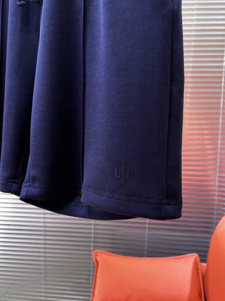  Loro Piana 诺悠翩雅lP🆕 新品经典时尚男士短裤，简约时尚老钱风单品设计，天丝棉+聚酯纤维面