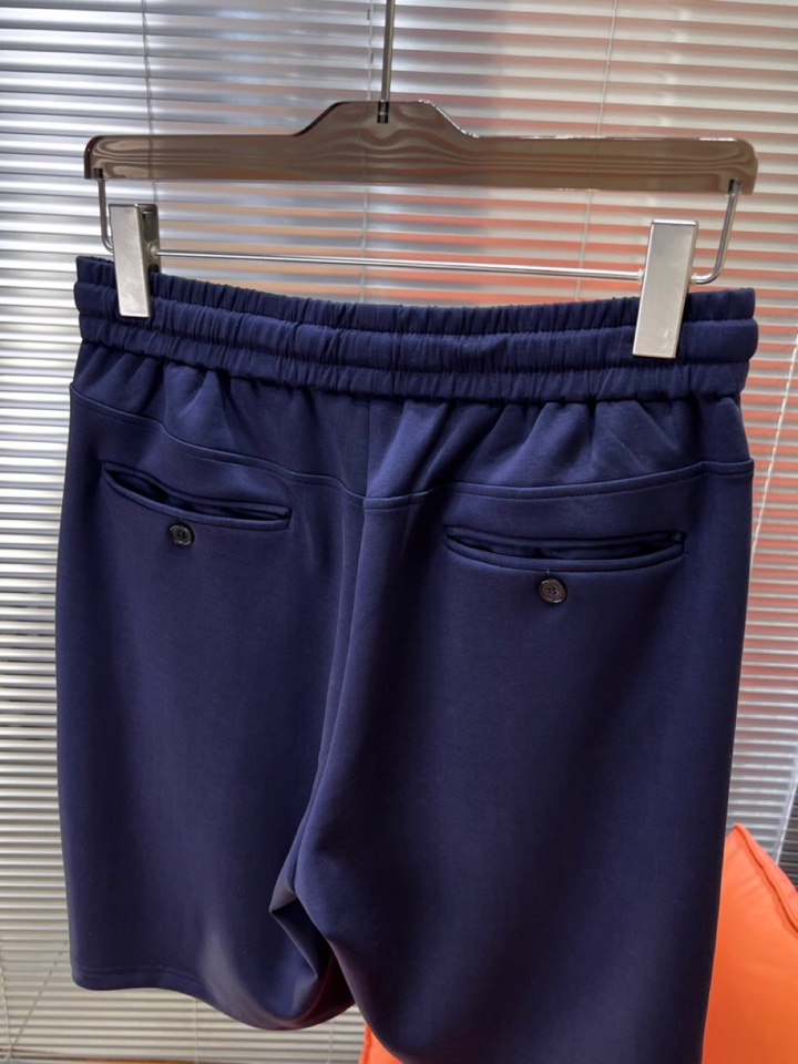  Loro Piana 诺悠翩雅lP🆕 新品经典时尚男士短裤，简约时尚老钱风单品设计，天丝棉+聚酯纤维面