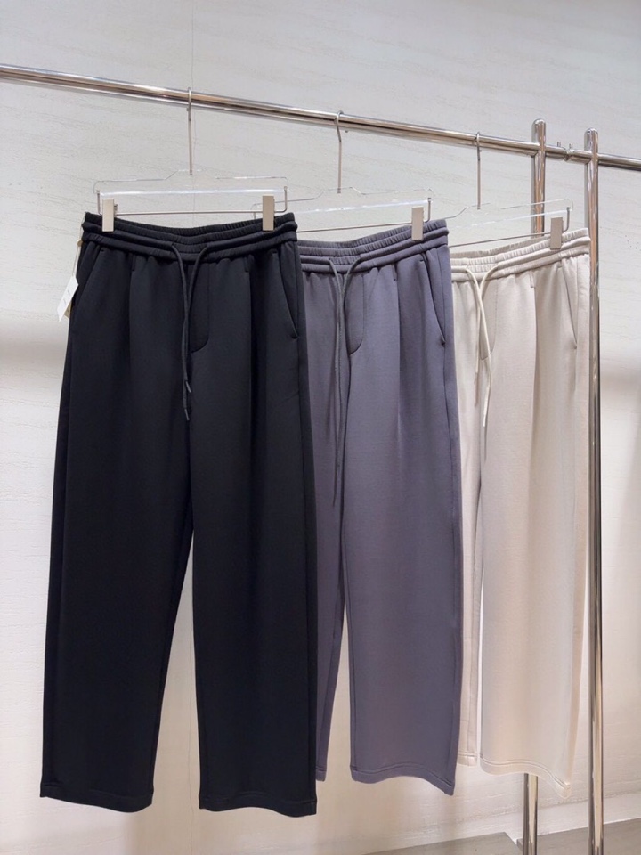  ARMANI阿玛尼2025秋冬休闲松弛系列休闲裤，370克重柔感果冻棉，弹力很好，空气层结构饱满但是不