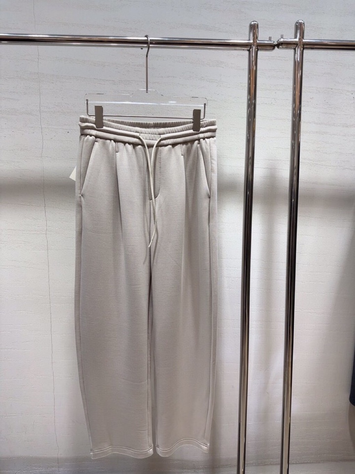  ARMANI阿玛尼2025秋冬休闲松弛系列休闲裤，370克重柔感果冻棉，弹力很好，空气层结构饱满但是不