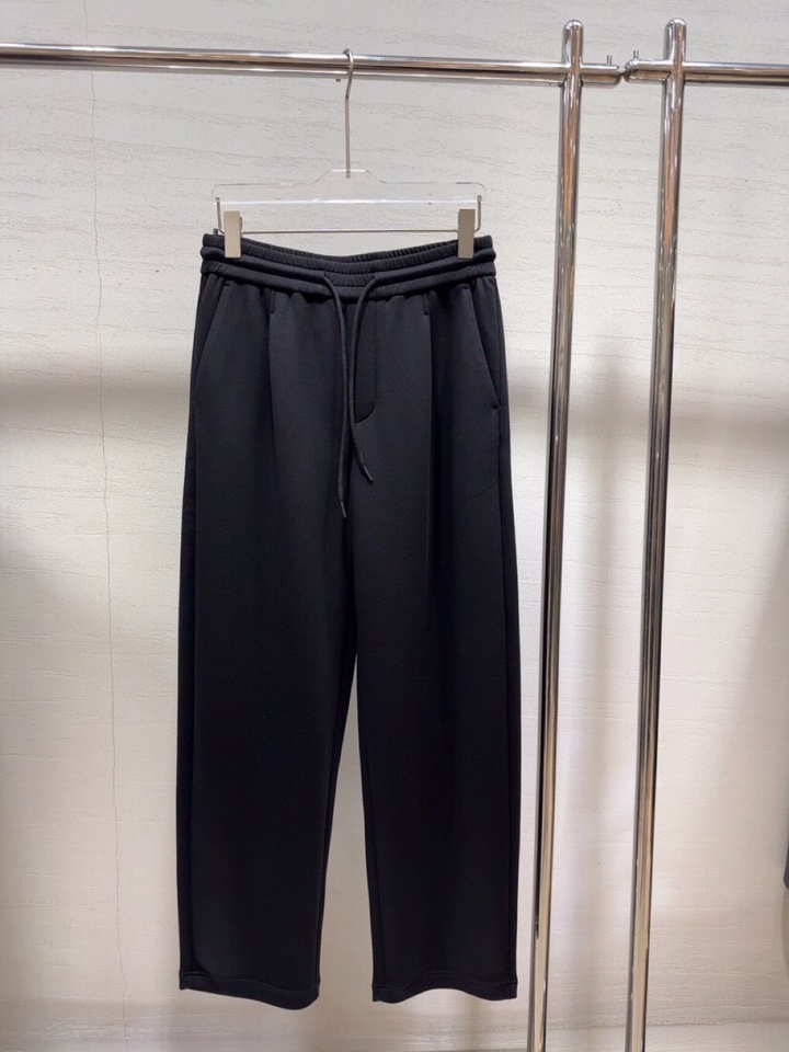  ARMANI阿玛尼2025秋冬休闲松弛系列休闲裤，370克重柔感果冻棉，弹力很好，空气层结构饱满但是不