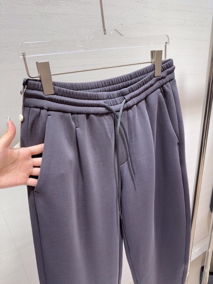  ARMANI阿玛尼2025秋冬休闲松弛系列休闲裤，370克重柔感果冻棉，弹力很好，空气层结构饱满但是不