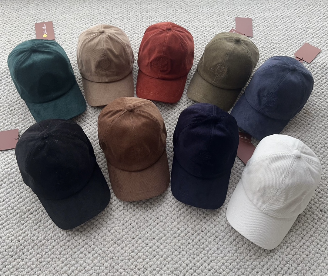 

Loro Piana(诺悠翩雅) 新款灯芯绒棒球帽，大牌同步，超好搭配，出货！