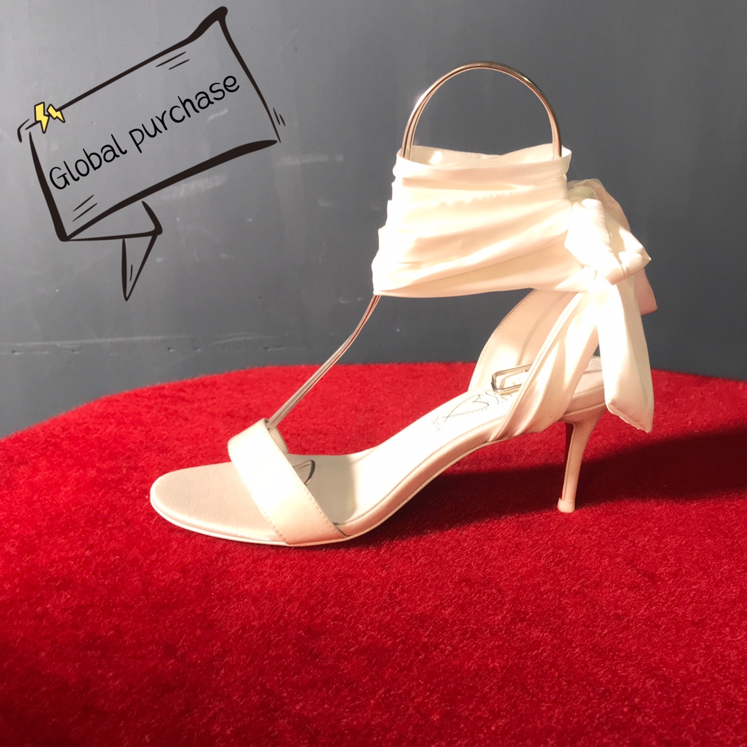 NO:337388,High-end customized autumn and winter classic series! H7Cm, size 34-42. Leather big sole, customized version without refund or exchange L38-012. Imported white silk, white leather. Love label. Standard European code Reference:L38-012 Color:white/white Material:SATIN Lining:goat leather Heel height:7cm Sole:leather sole Size:EUR 34-42 (US 4-11):,,christian louboutin,sheepskin,real silk,Leather soles19860909高端订制 秋冬精典款系列！ H7Cm,尺码34-42码.真皮大底,订制款不退不换L38-012.进口白色真丝,白羊皮里.愛标. 标准欧码 Reference:L38-012 Color:white/white Material:SATIN Lining:goat leather Heel heigh:7cm Sole:leather sole Size:EUR 34－42（US 4一11) :,,christian louboutin,sheepskin,real silk,Leather soles,Women's Shoes