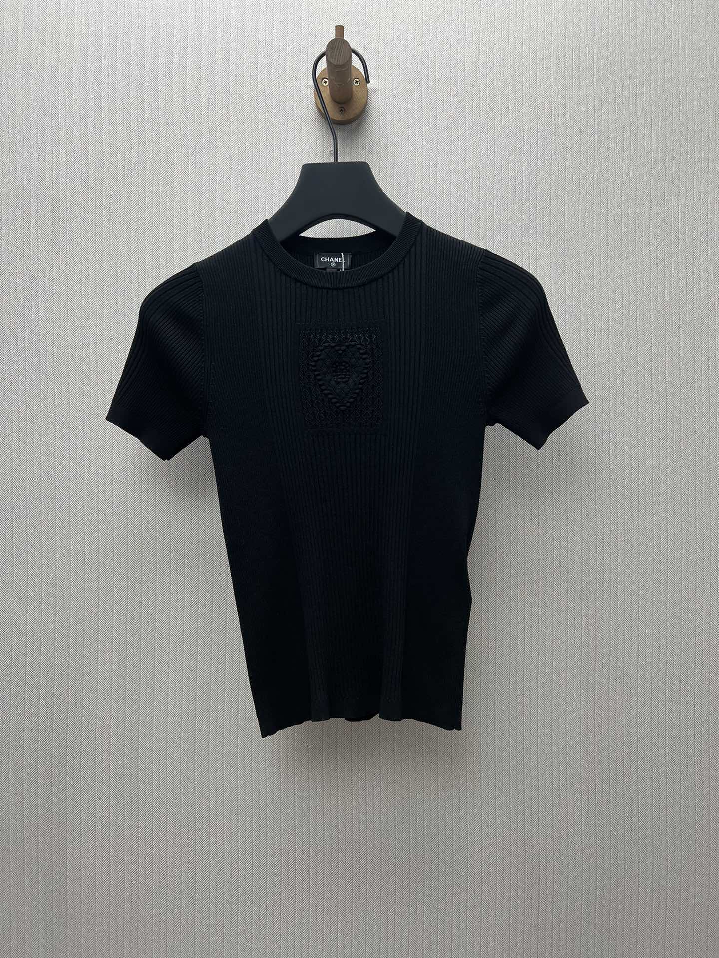 Chanel 25ss nueva camiseta de cuello redondo de algodón con rayas verticales estampadas de la colección de avance de ot…